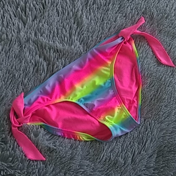 Bathing suit - Picture 2 of 3